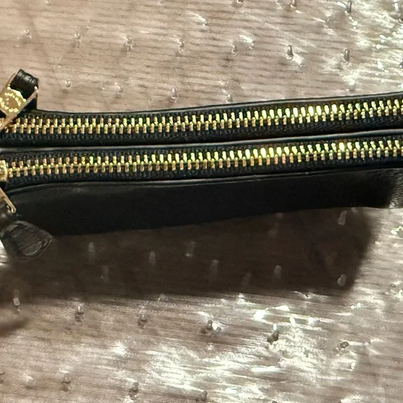 Coach Pebbled Black Leather double zipped Wristlet - Picture 2 of 4